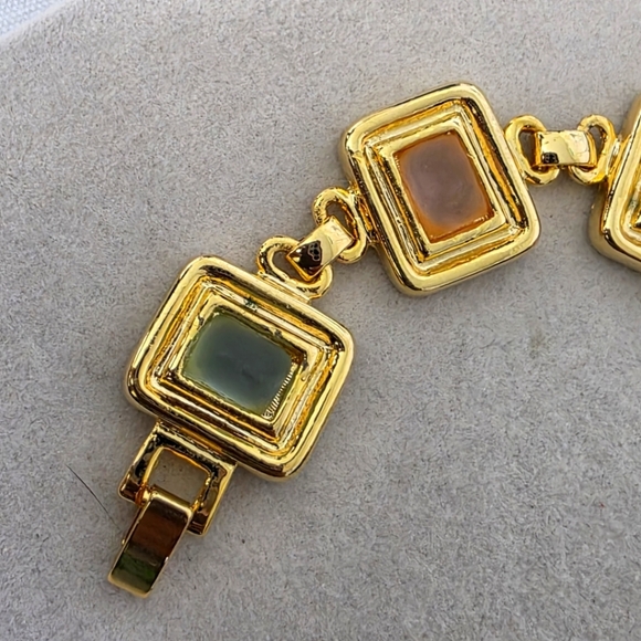 Gold Square Link Bracelet with Frosted Acrylic Glass Stones - Picture 3 of 11